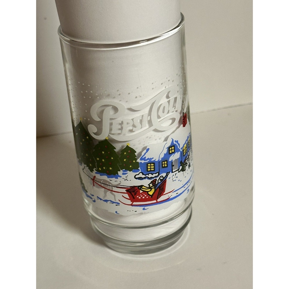 Vintage 5-3/4" Pepsi Drinking Glass with Christmas Graphics‎